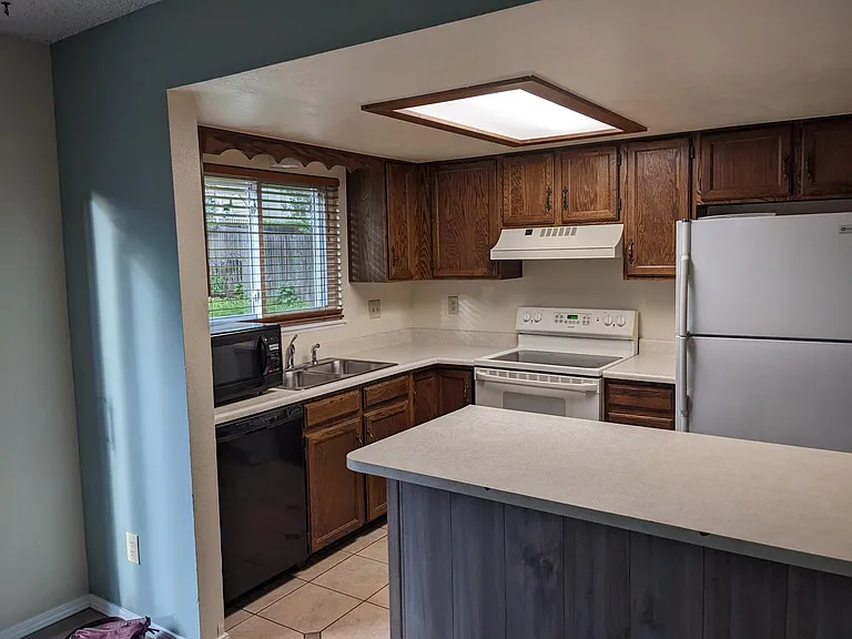 6220 Pemberton Way — Photo 7