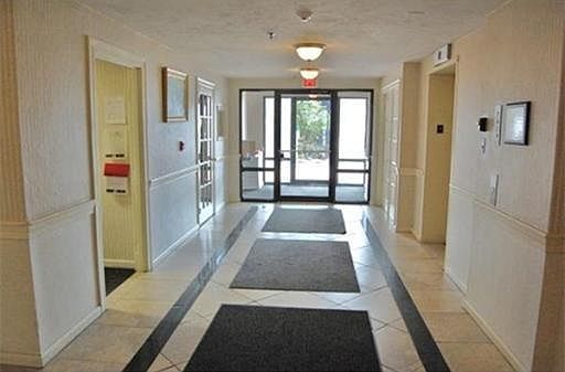5th image of 230 Willard St Unit 504