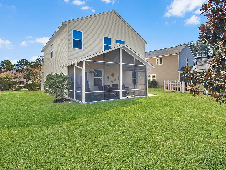 153 Hamilton Grv — Photo 48