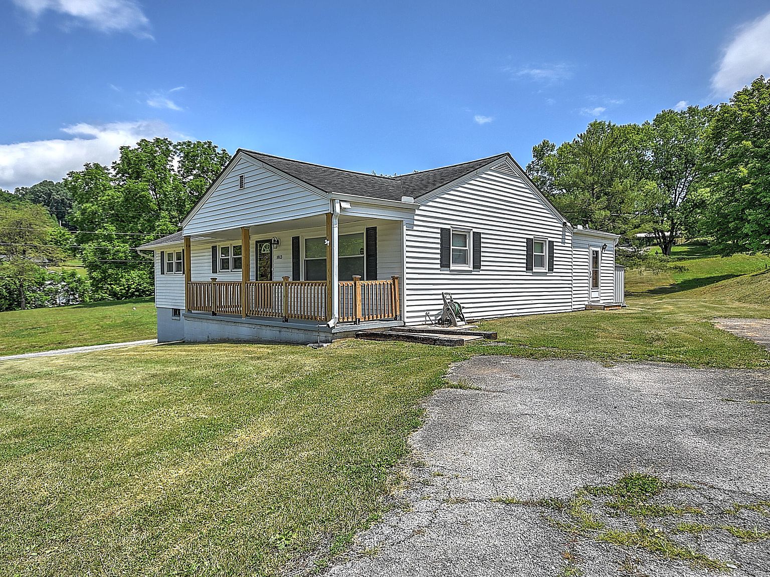 1813 Clouds Ford Rd, Kingsport, TN 37660 Zillow