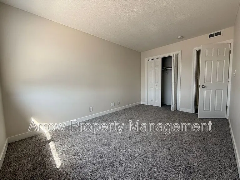 1315 F St #11 — Photo 8