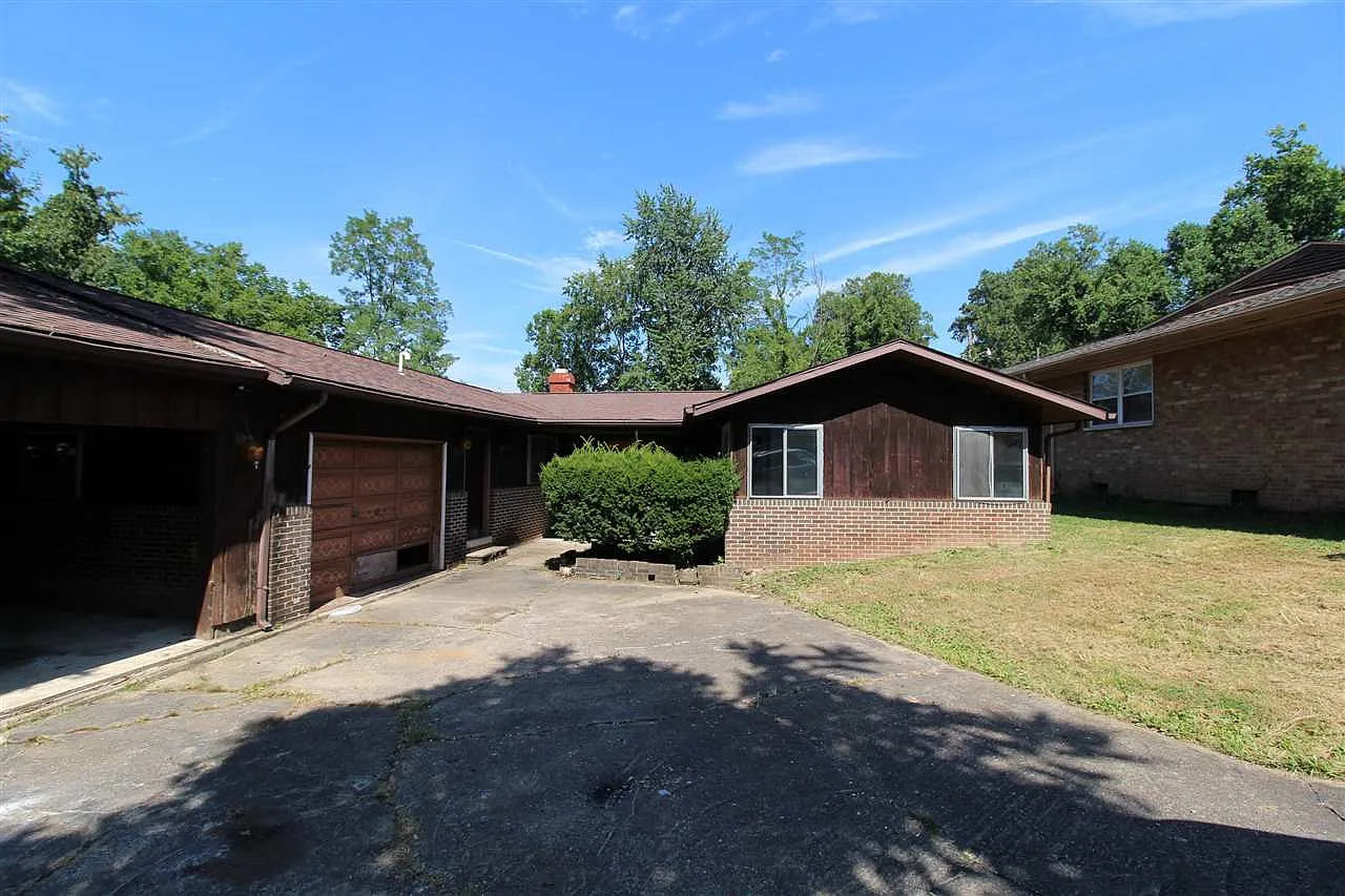 34 S Queens Ct photo 1