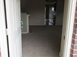 937 Oak Xing, Centerton, AR 72719
