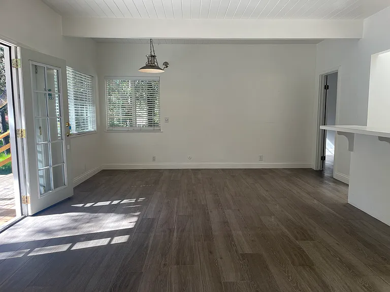 Burton Dr — Photo 8