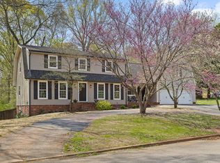 1614 Colonial Shores Dr, Hixson, TN 37343