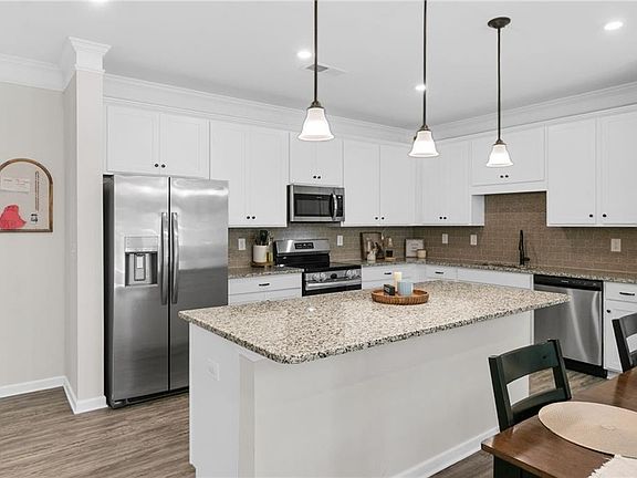 5th image of 3553 Fairhaven Dr