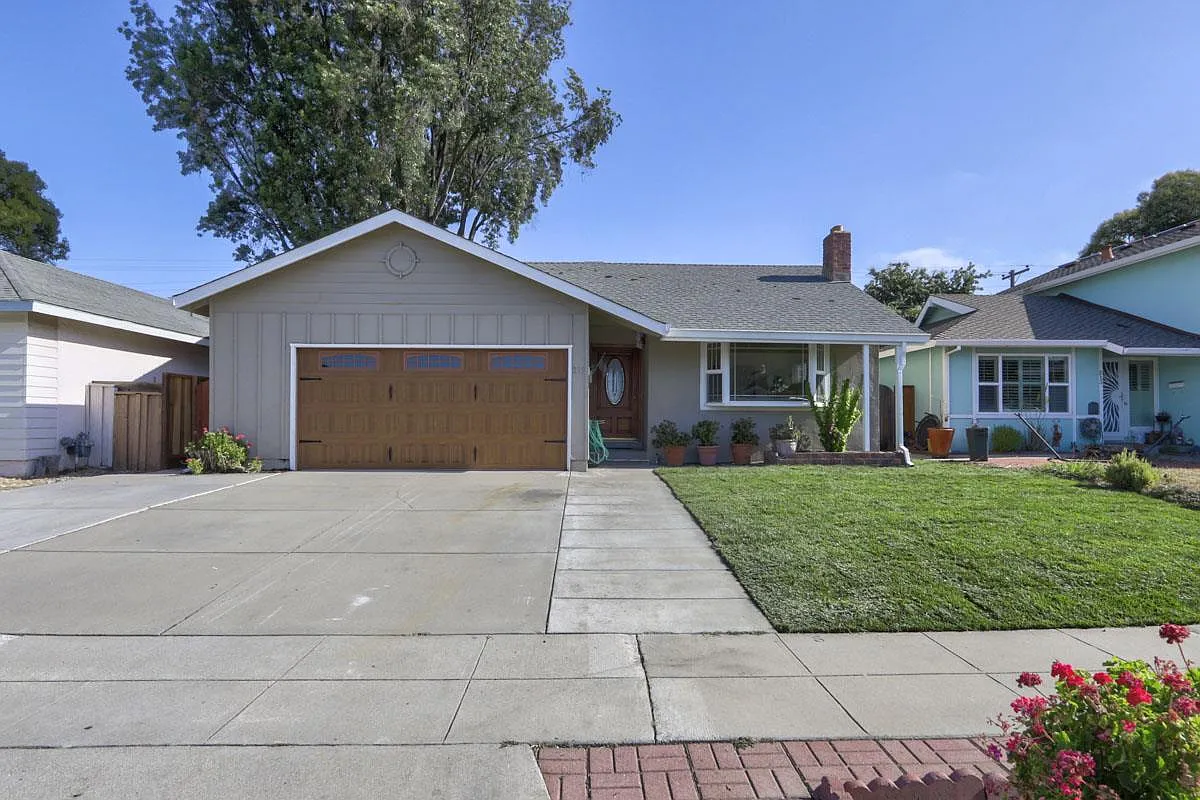 215 Omira Dr photo 1