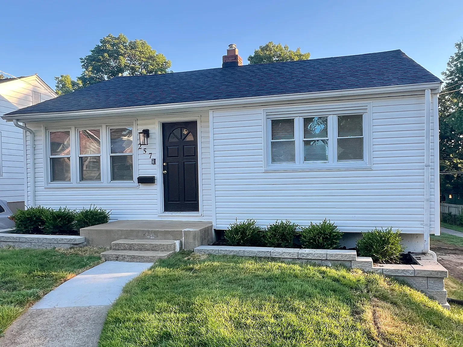 2 bed, 800 sqft, $1,750 — Photo 1