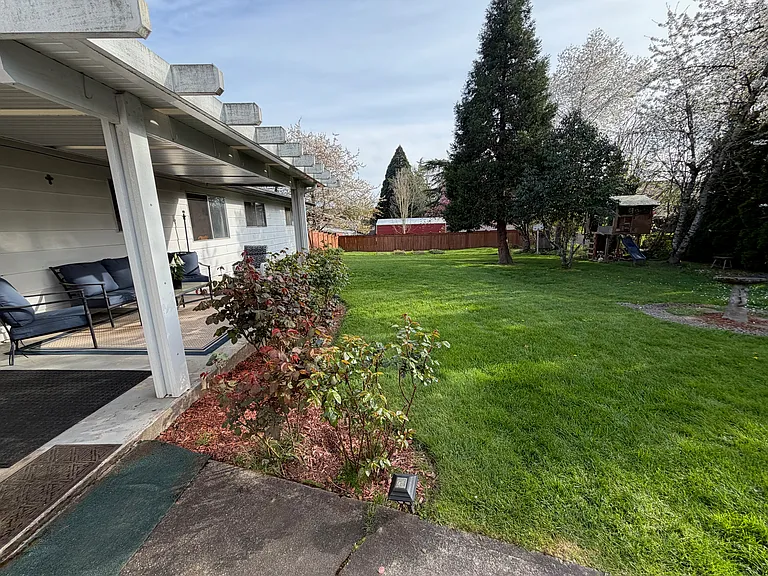 4385 SW 202nd Ave — Photo 4