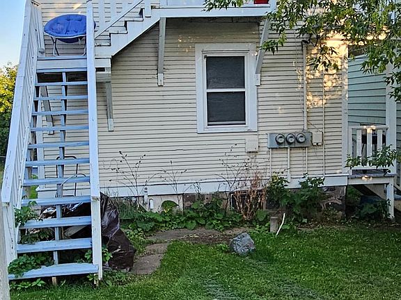 Back porch/patio kitchen-entrance Unit 2