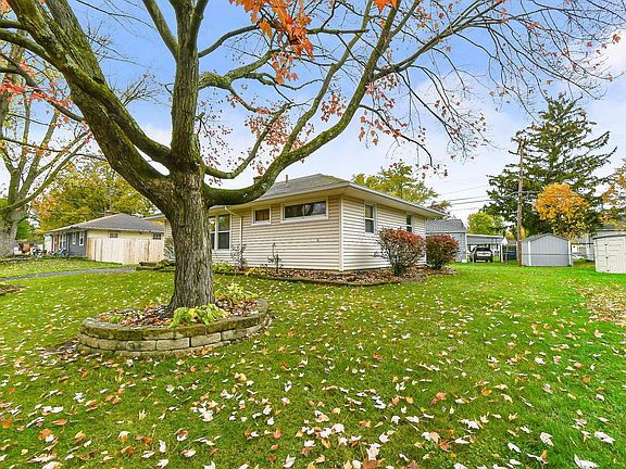 3rd image of 2204 Ashley Dr