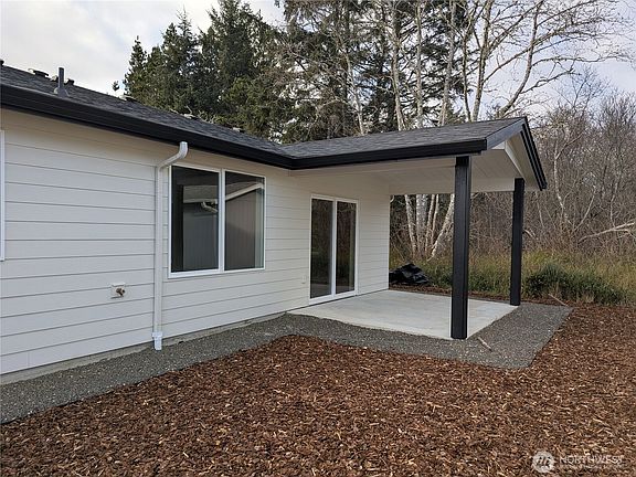 3rd image of 811 NE 357th Street
