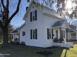 157 S Center St, Lowell, MI 49331