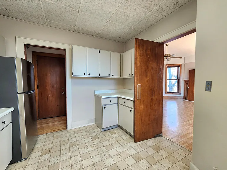 814 Center Ave #C — Photo 8