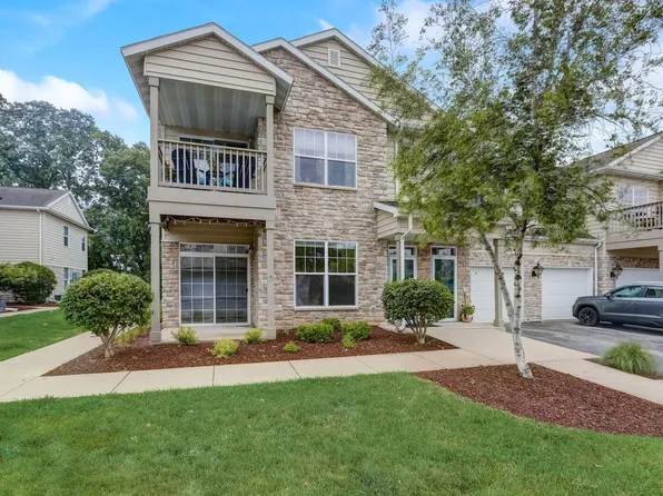 N16W26543 Meadowgrass CIRCLE #A, Pewaukee, WI 53072