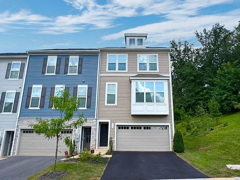 575 Cross Chase Dr — Photo 1