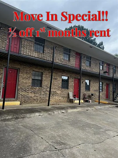 340 W Dogwood St