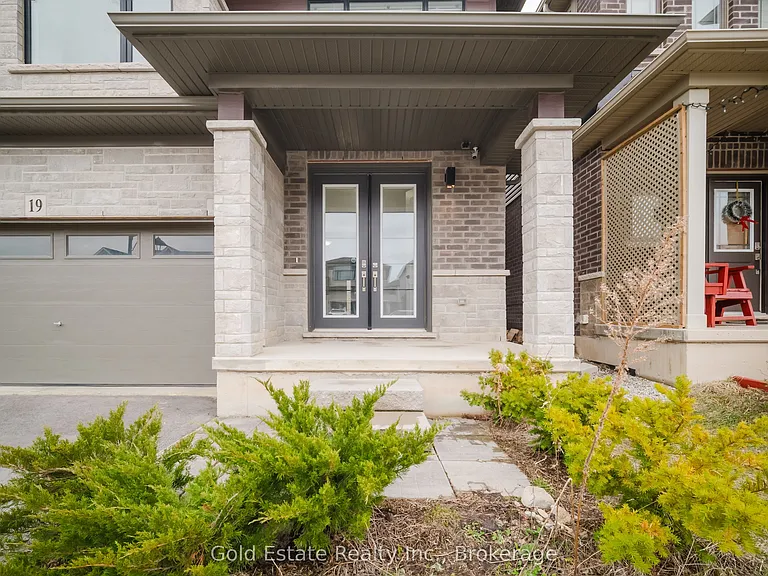 19 McLaren Ave — Photo 4
