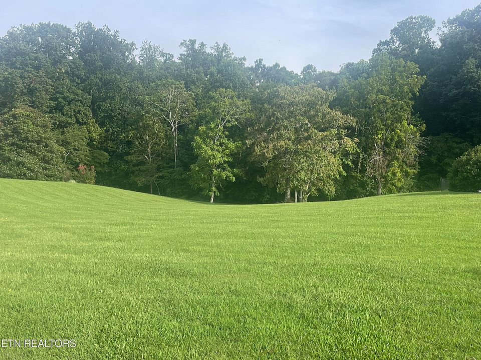 2nd image of 18 Hidden Brook Dr