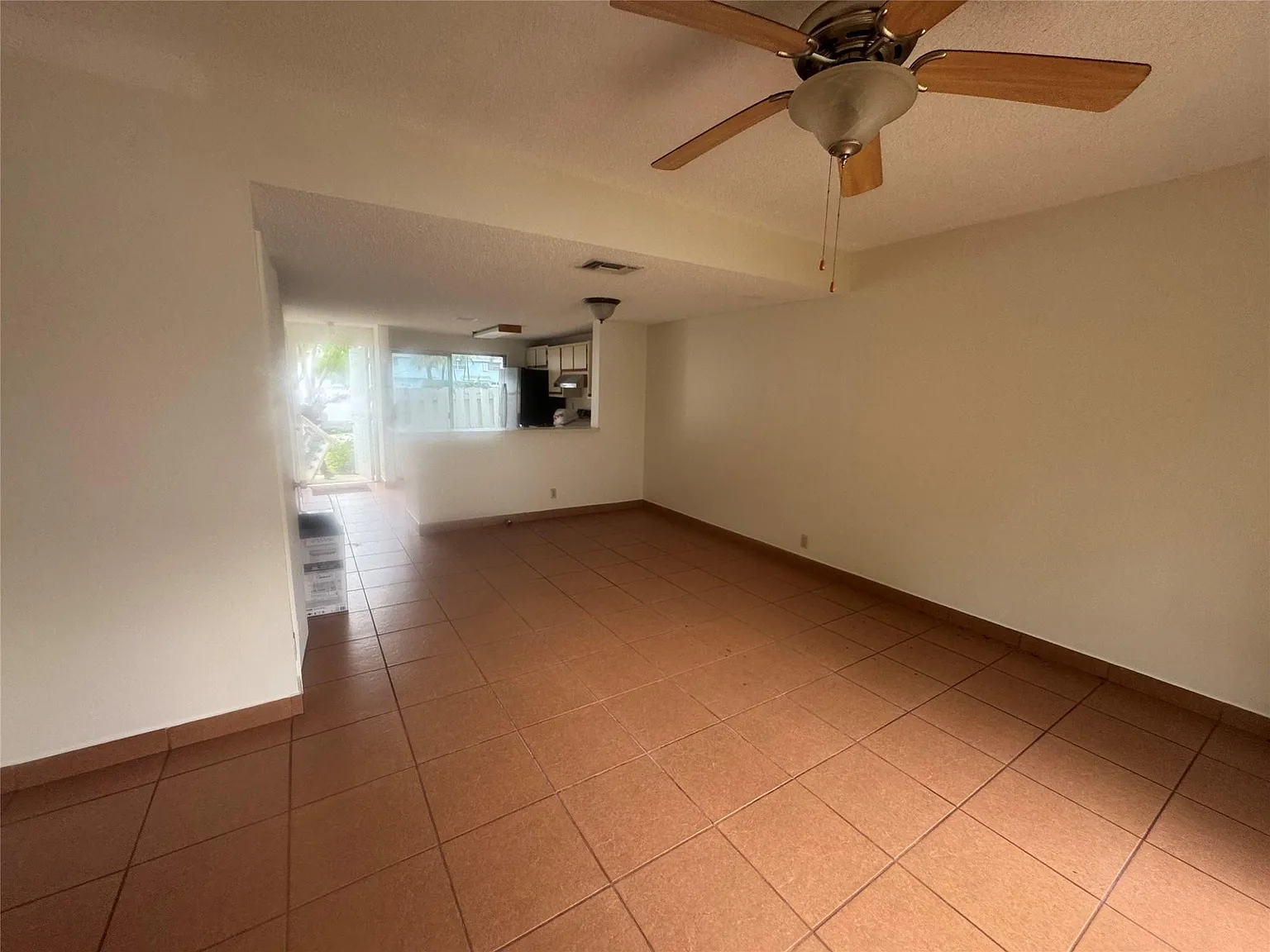 2 bed, 2.5 bath, 1008 sqft, $2,250 — Photo 3