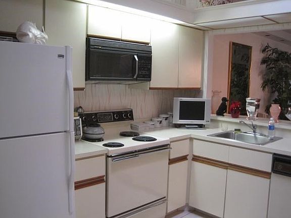 2nd image of 10615 Palm Leaf Dr APT B