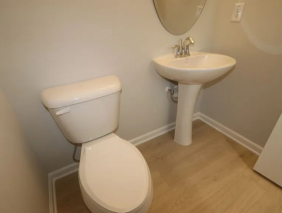 Half bath (second level)