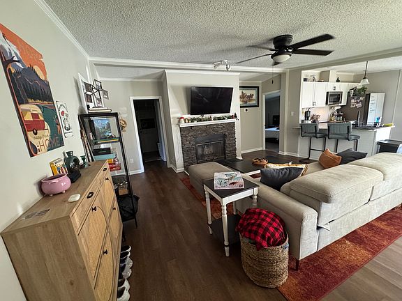4th image of 1357 Heritage Way