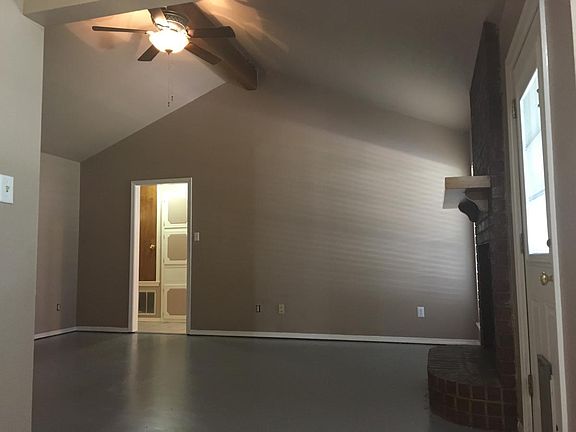 4th image of 2211 Gen. York Cir