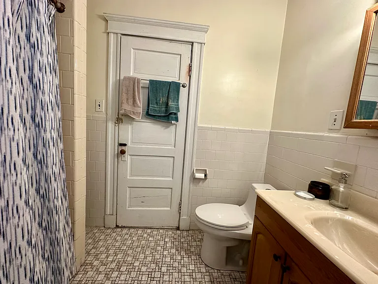 183 College Ave — Photo 6