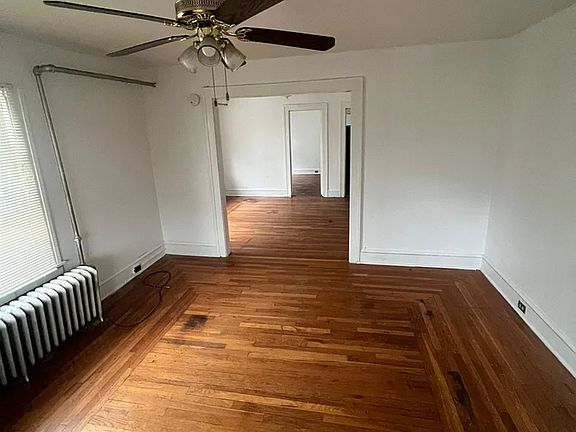 4th image of 410 Roosevelt Ave APT 1S