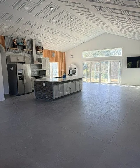 4981 Sleeping Indian Rd — Photo 2