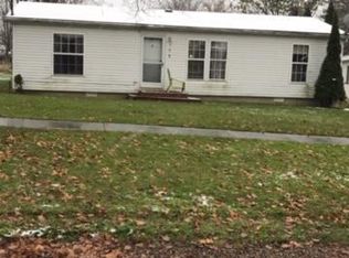 173 4th St, Vermontville, MI 49096