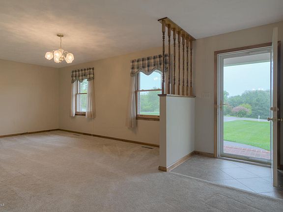 5th image of 3000 Tall Oaks Dr