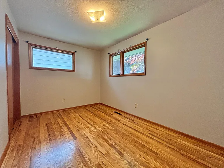 7520 E Mission Ave — Photo 8