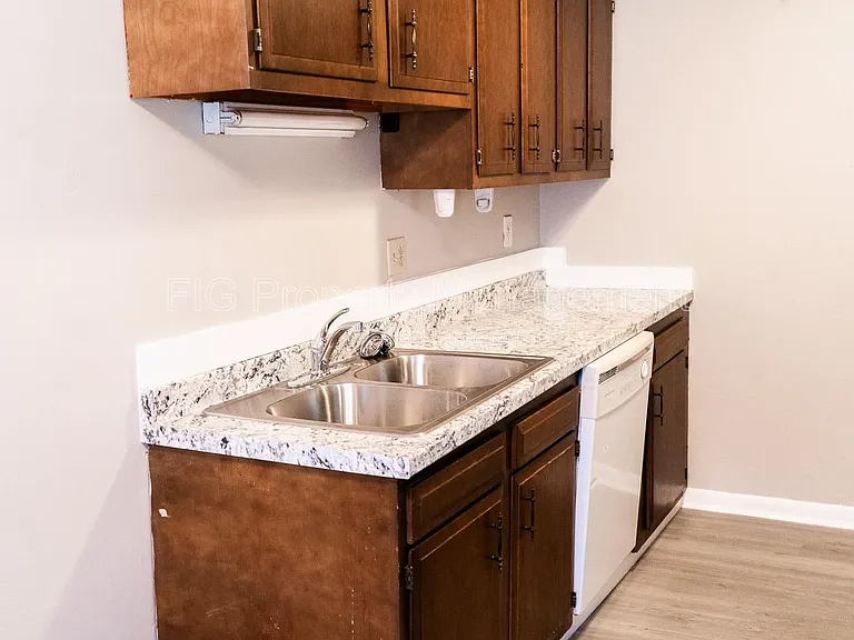 129 Hillcrest Dr #17 — Photo 6