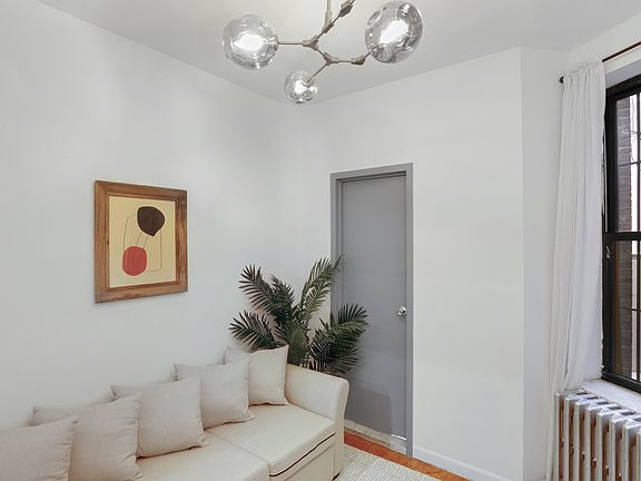 3rd image of 405 E 90th St APT 4B