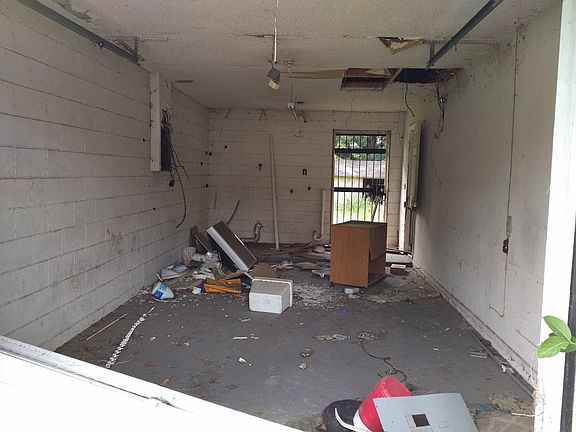 2nd image of 6608 Willow St