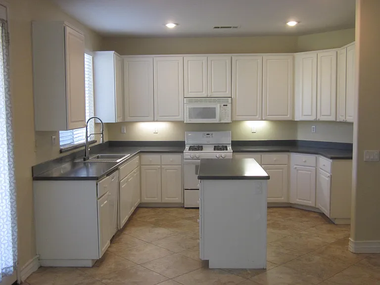 38129 Augusta Dr — Photo 3