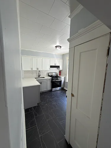 36-38 Dewolf St #2 Photo 1