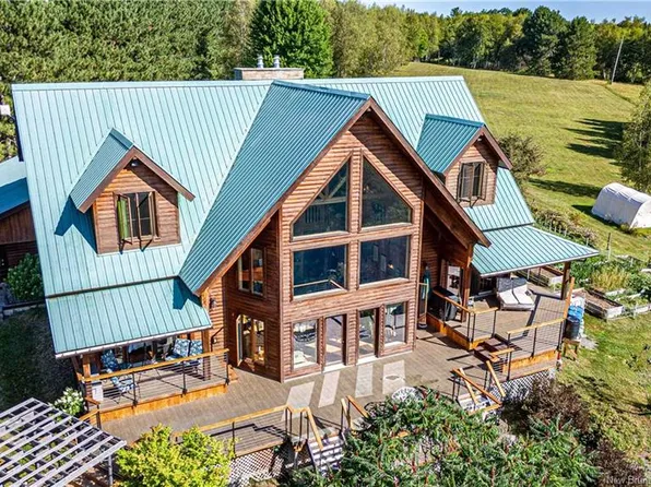 30 Lee Ln, Queensbury, NB E6L 1C8