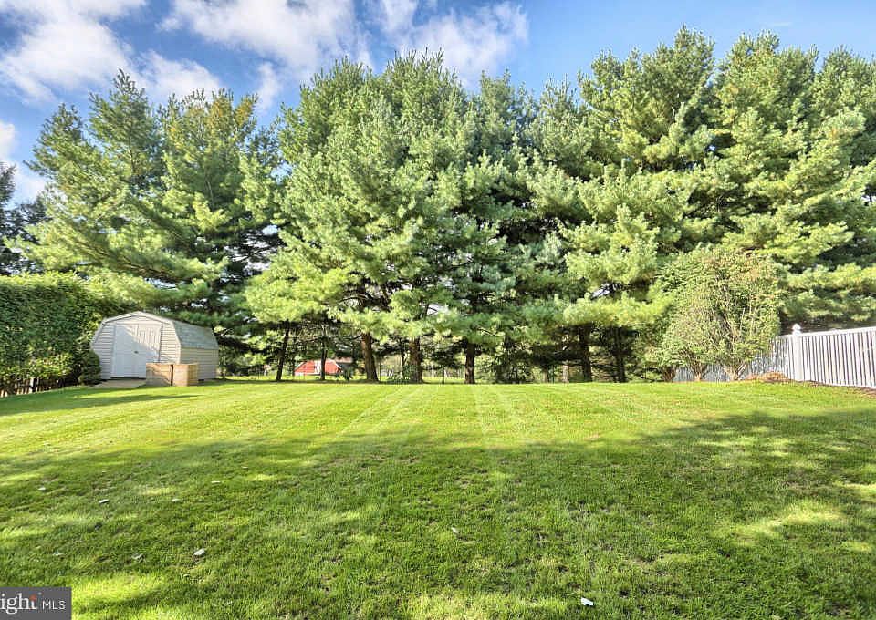 2nd image of 6425 Churchill Rd