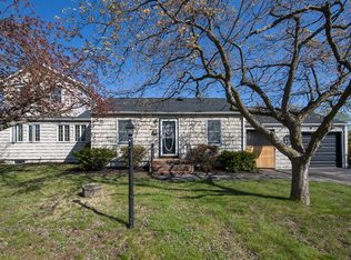 834 4th St, West Babylon, NY 11704