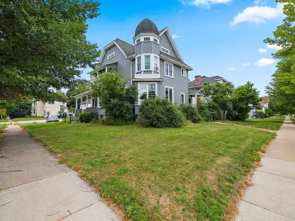 803 N Broadway St, Green Bay, WI 54303