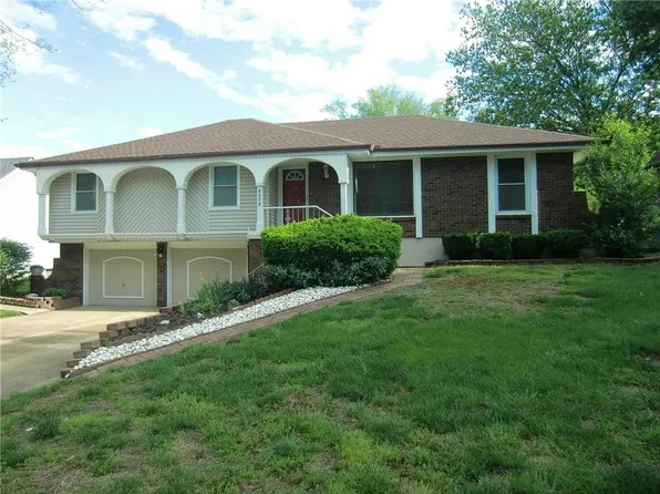 8008 Greenwald Dr, Belton, MO 64012