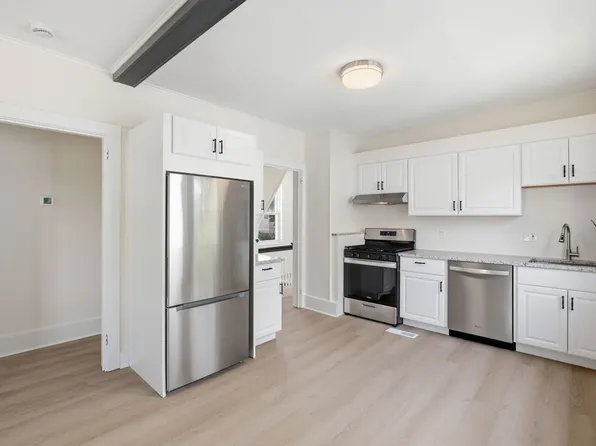 84 Sherwood Pl #2, Greenwich, CT 06830