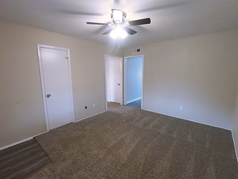 Anderson Point Apartments — Photo 9
