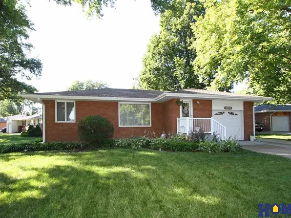 10111 W Oak Lane Cir, Waverly, NE 68462