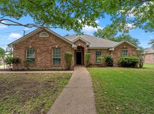 1112 Regina Dr, Hewitt, TX 76643