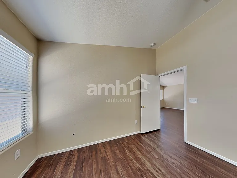 2435 W Waterway Pl — Photo 11