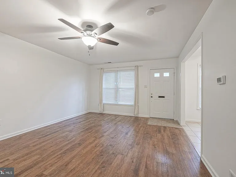 1051 Harbour Dr — Photo 5